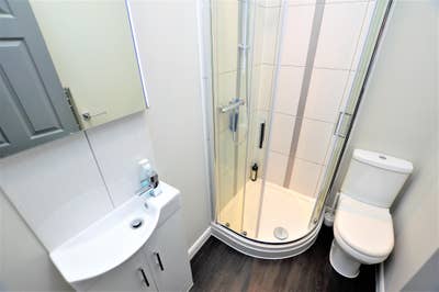 Double Room Town Centre | Deposit Free Option Main Photo