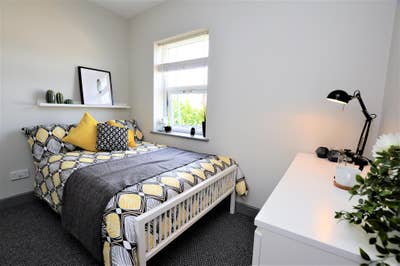 Double Room Town Centre | Deposit Free Option Main Photo