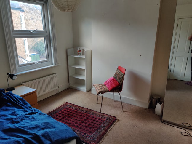 Basic cheerful term time room Main Photo