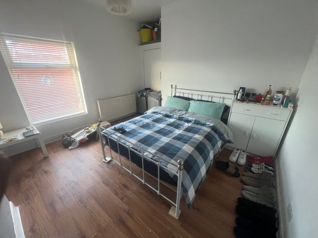 Double Room Moss Side – &pound;625 Bills Included Main Photo