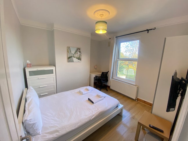 A Brand New  Bedroom in a friendly  House  Main Photo