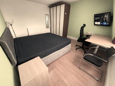 Large Double Room, Close to Tube, Suit Vegetarian Main Photo