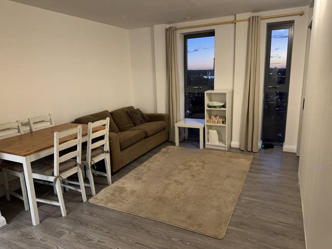 1 Bed Flat With Stunning Views & Secure Parking Main Photo