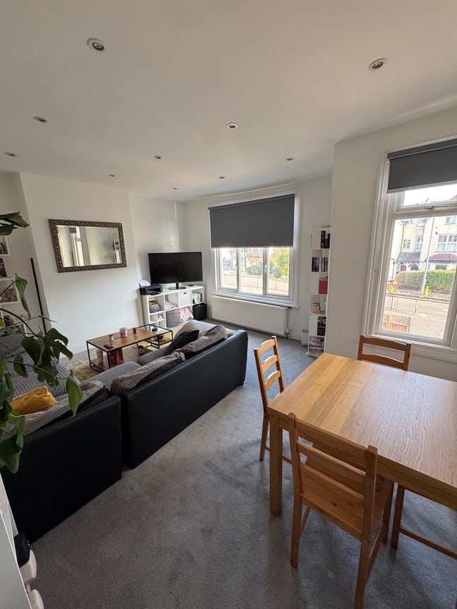 Spacious Double Room in Wimbledon Main Photo