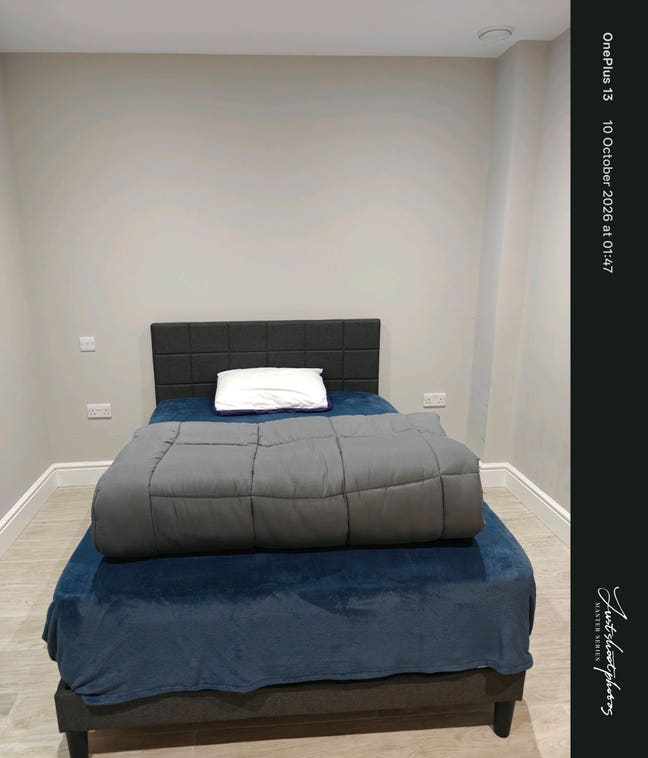 Modern Private Double Room | 1 Flatmate  Main Photo