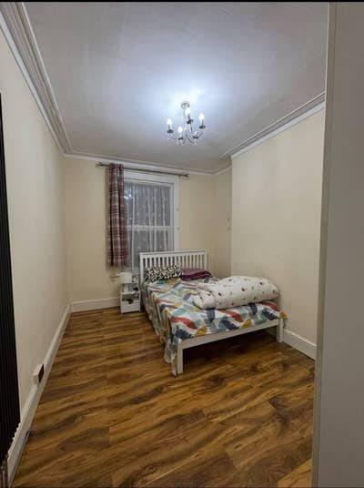 Cosy Double Room In EastHam  Main Photo