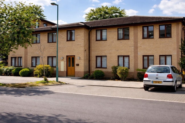 Quiet flatshare close to Richmond Park  Main Photo