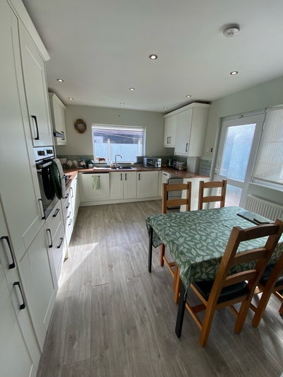 Quiet Room, Central Rhos on Sea, Bills Included Main Photo