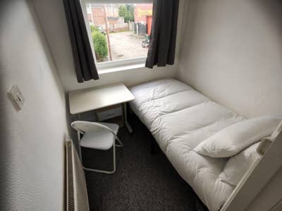 ​Hotel-style Single Room w/ Linen, Kitchen & Loung Main Photo