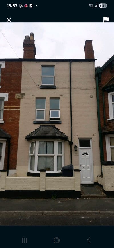 Good sized double room available immediately  Main Photo