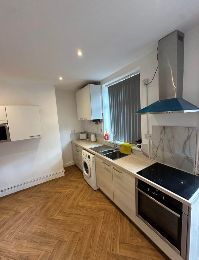 Newly refurbished Blackburn house rooms to let  Main Photo