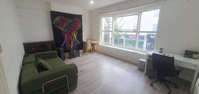 Master Double Bedroom - bright and spacious Main Photo
