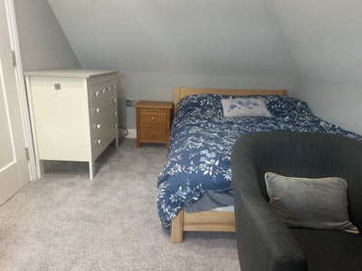 Loft En-Suite – Southcote Farm Lane – Mon-FrI Main Photo