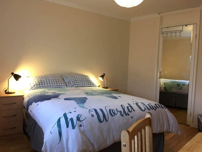   Bright, clean, spacious room, easy going mates Main Photo