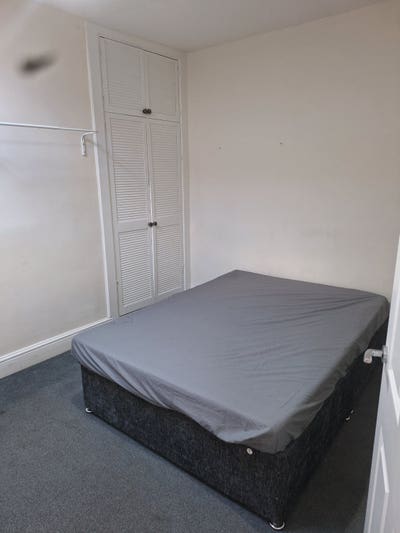 1 bedroom to rent in a share house Main Photo