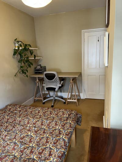 Quiet room in detached house Bletchingley Main Photo
