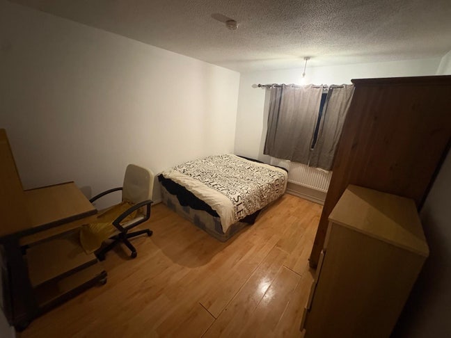  Double Room | Bills Inc | 2 Mins to Seven Sisters Main Photo