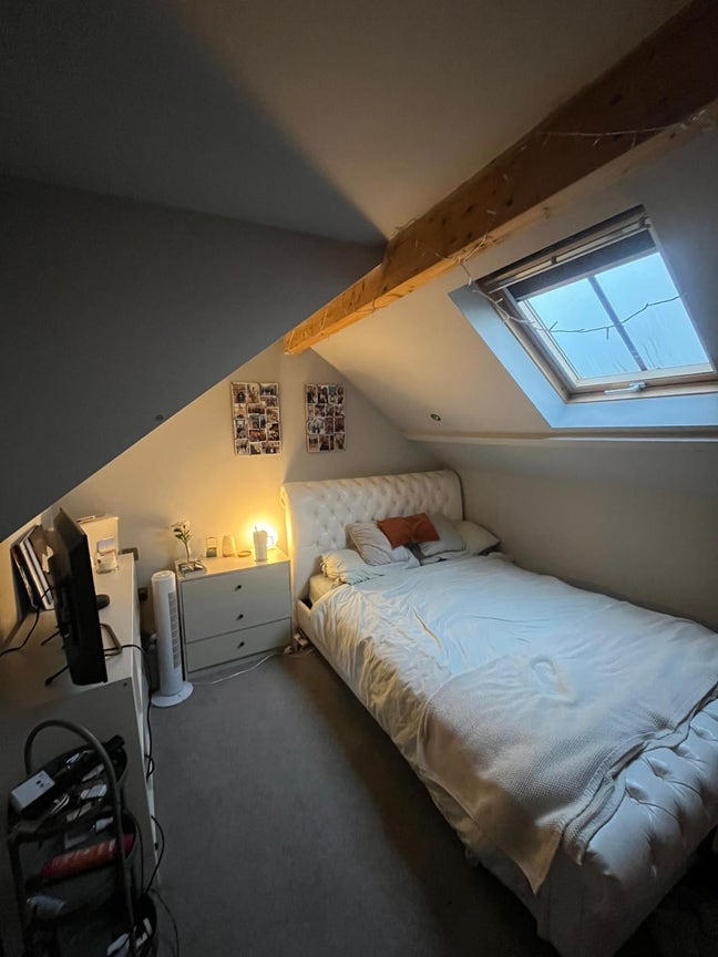 Lovely double in quiet Park Estate near city Main Photo