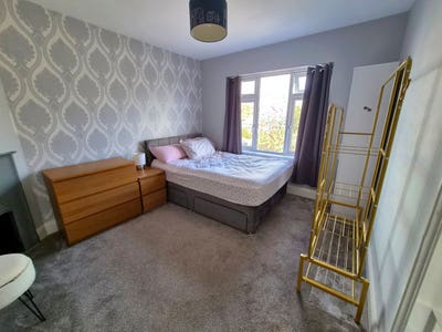 Big double room garden view next to bathroom Main Photo
