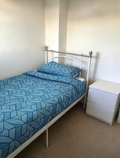 Single Room - Close to Enfield Lock Train Station Main Photo