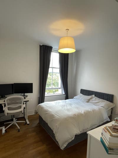 Double Room w/Bathroom Available in Kentish Town Main Photo