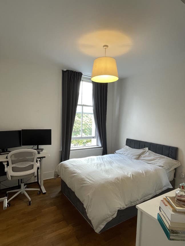 Double Room w/Bathroom Available in Kentish Town Main Photo