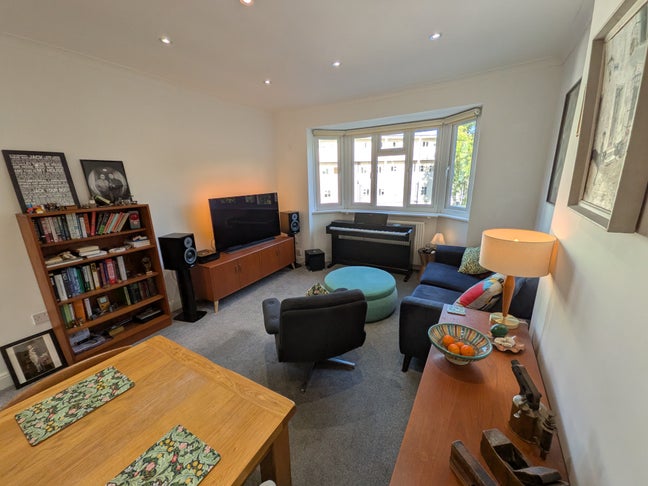 Double Room in North London Main Photo