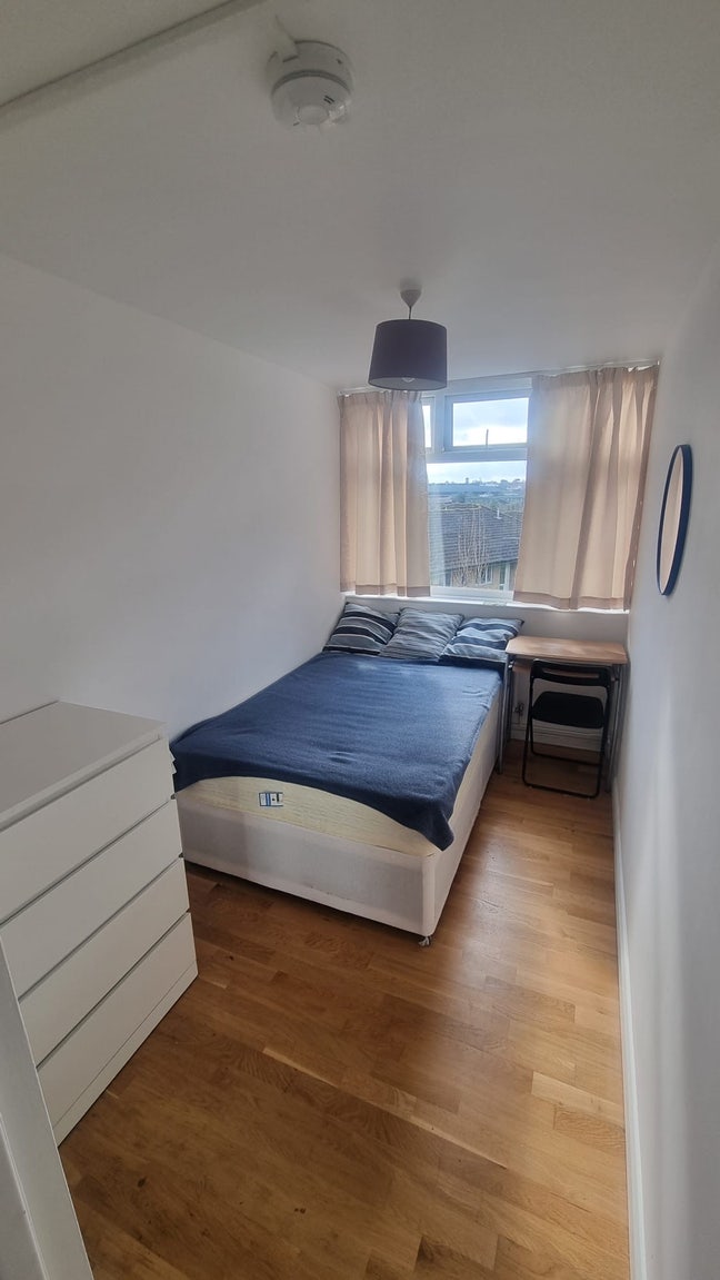 Southfields-Bright & Cosy Double  Room Main Photo
