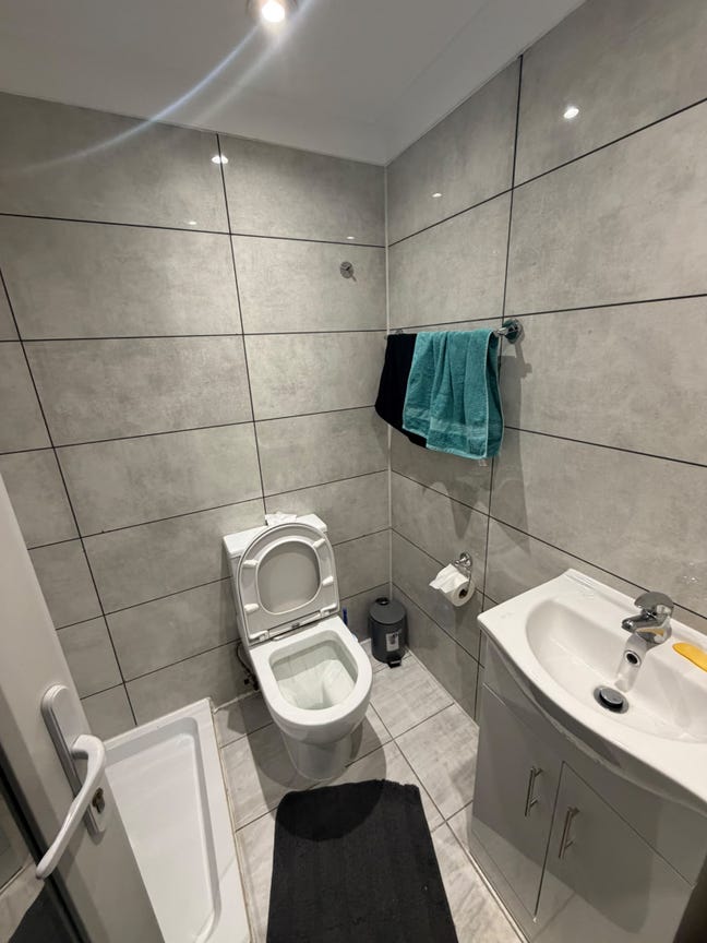 Studio Flat Northolt Middlesex UB5 (Heigh) Main Photo