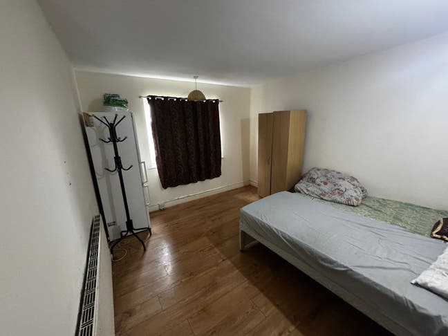  Double  Room  to  Let  -  Hounslow,  TW5  Main Photo