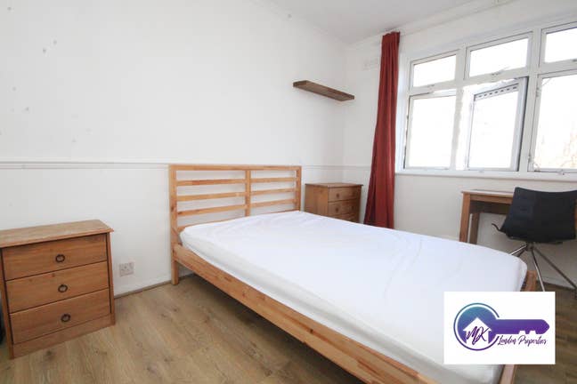 Double Room Available in 3-Min Walk from Westferry Main Photo