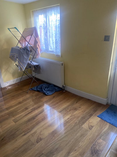 Room for rent  Main Photo
