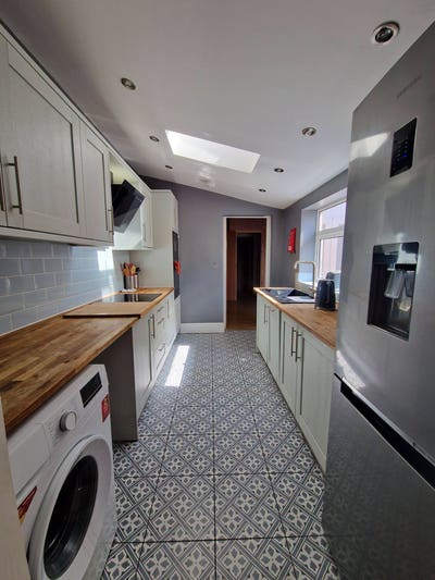 Two Rooms Near Redditch Town Centre Main Photo