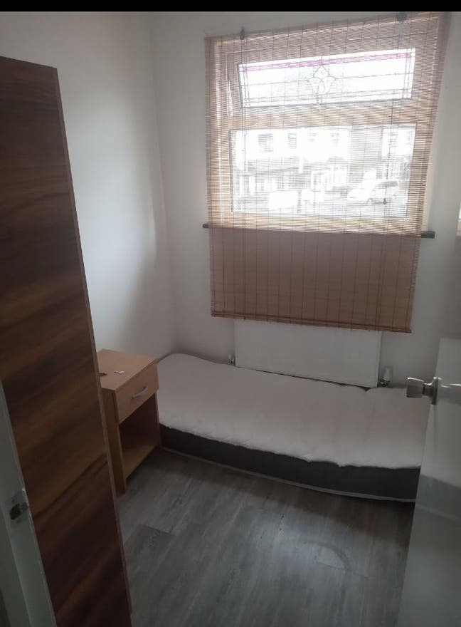 Single room. All bills included. Main Photo