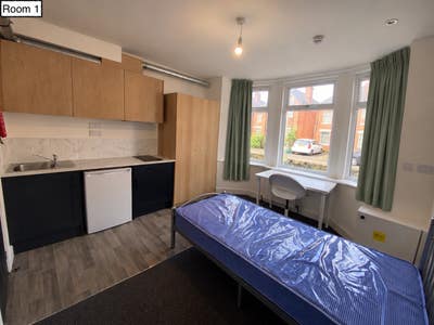 🏡✨ 6-Bedroom Property Available to Rent – NG7✨🏡 Main Photo