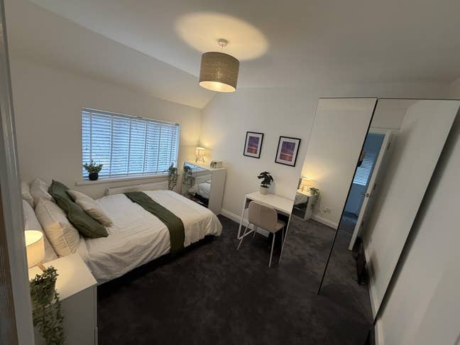 Newly refurbished home - near hospital and uni Main Photo