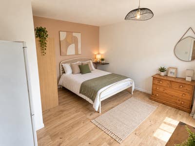 🎉 Large Double Room  Ground Floor ☀️ Main Photo