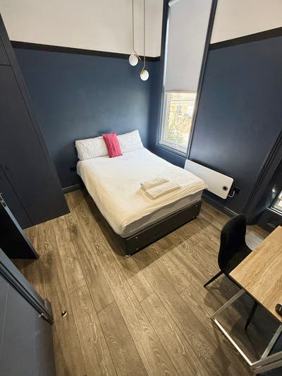 🛏️ ✨Ensuite Rooms Available to Let in - Acton Main Photo
