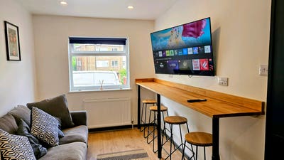 Large Room Available &pound;660 All bills included  Main Photo