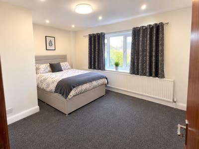 🏡 Double Room Available in Romford RM5 Main Photo