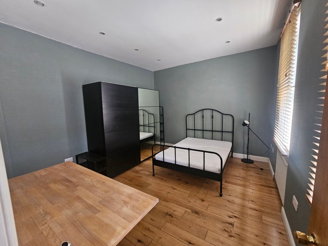 Double Ensuite Room in Surrey Quays Main Photo