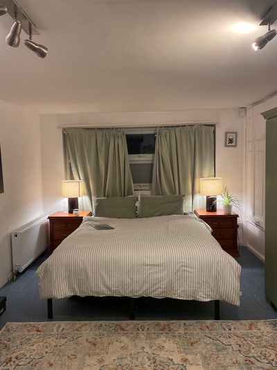Spacious double room Wandsworth Park Main Photo