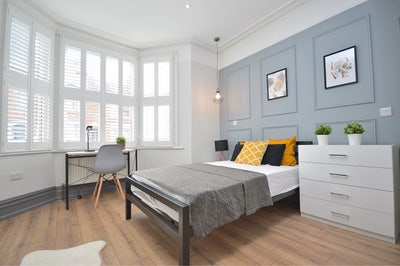 Spacious En-suite room Main Photo