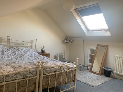 Cosy room in town centre  Main Photo