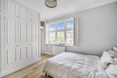 Sunny Double En-Suite in Parson’s Green Main Photo