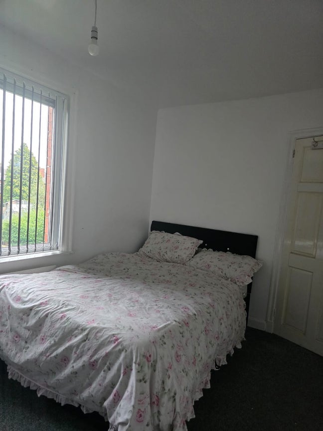 Furnished Double Room to Rent – Bury  Main Photo