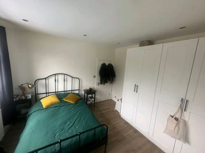 DBL bedroom w/ private bathroom, & living space Main Photo