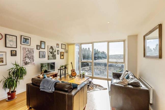 Short Term room to rent in Bedminster Main Photo