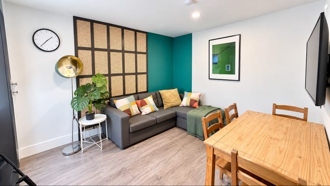 Two bedroom plus living room with separate kitchen Main Photo