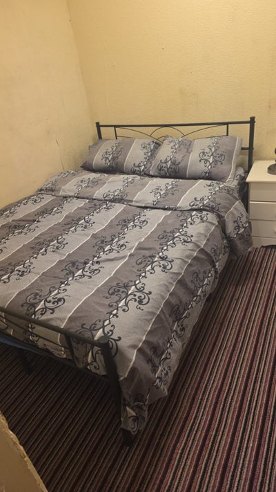 Spacious Master Room for Rent at Thamesmead, SE28  Main Photo